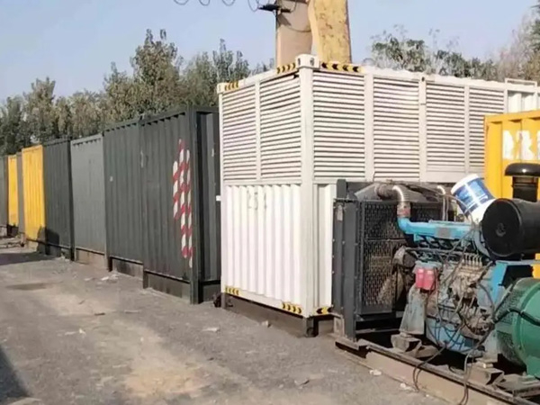 贺兰200KW柴油发电机机组每小时油耗是多少？